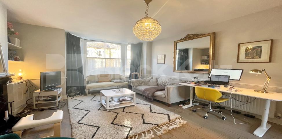 			LET , 3 Bedroom, 1 bath, 1 reception Apartment			 Rattray Road, Brixton